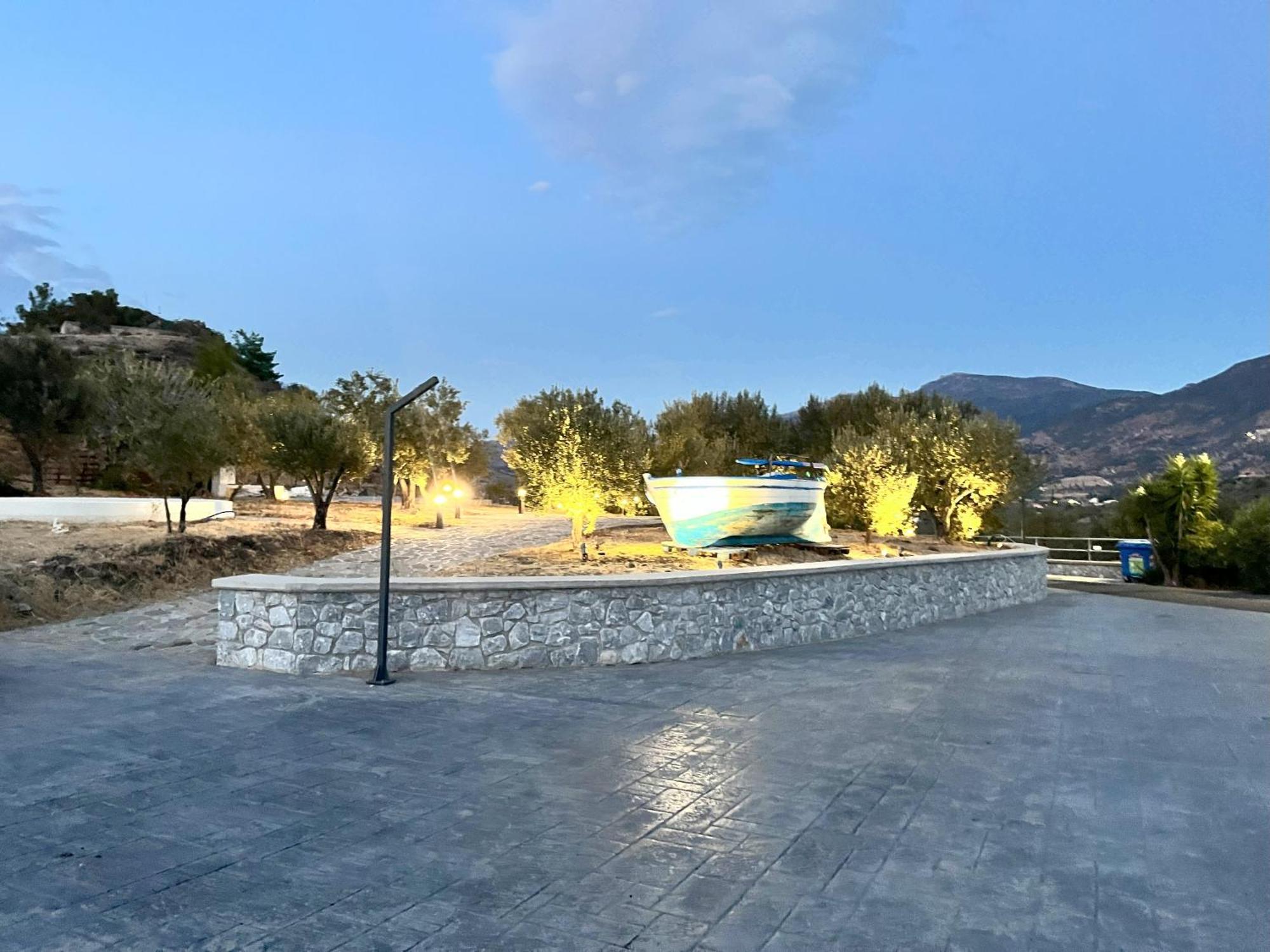 Hotel Defkalion Petra  Exterior foto